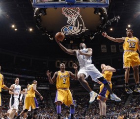 开云平台-绝境重生，詹姆斯关键一投，马刺生死战力克广东队