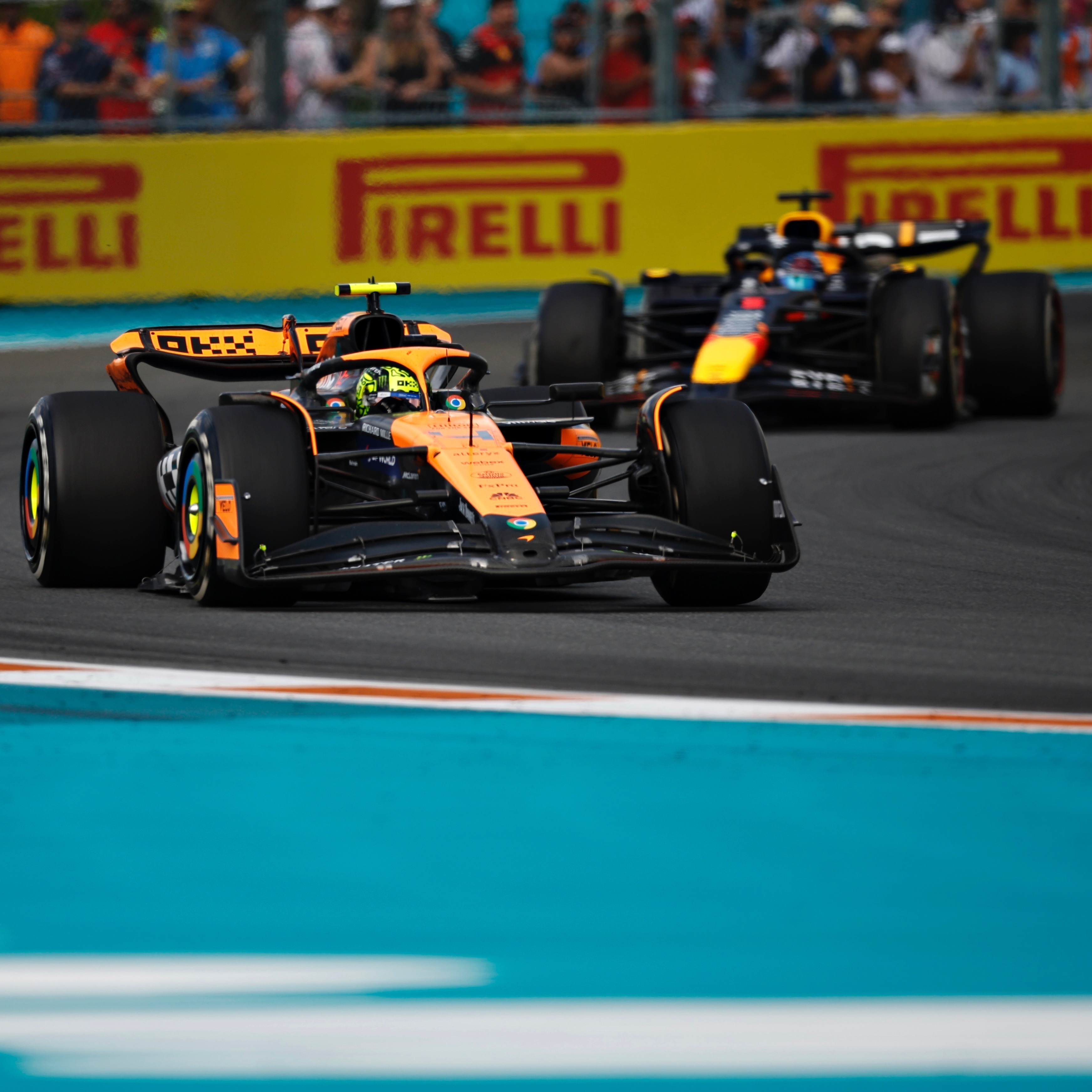 哈斯车队轻取索伯车队，诺里斯点燃赛场