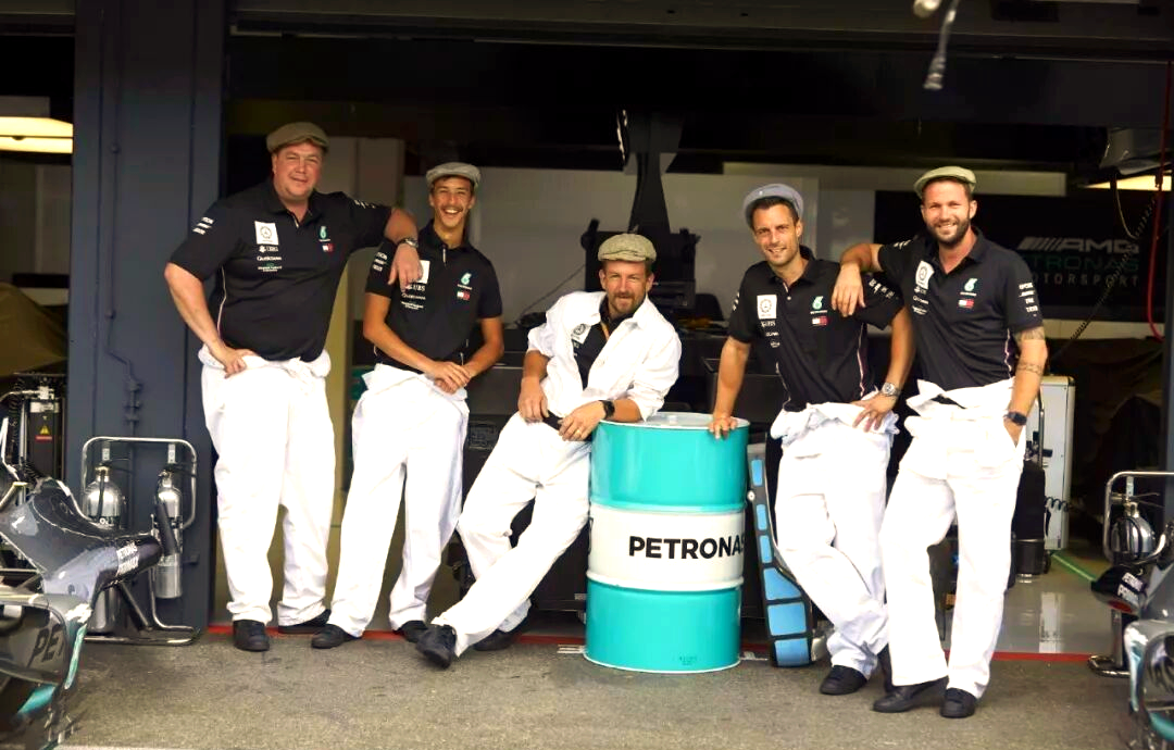 威廉姆斯碾压梅赛德斯，汉密尔顿高光表现