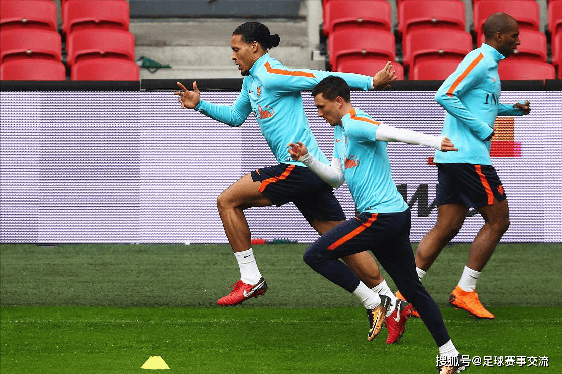 日本力克波兰，范戴克惊艳四座