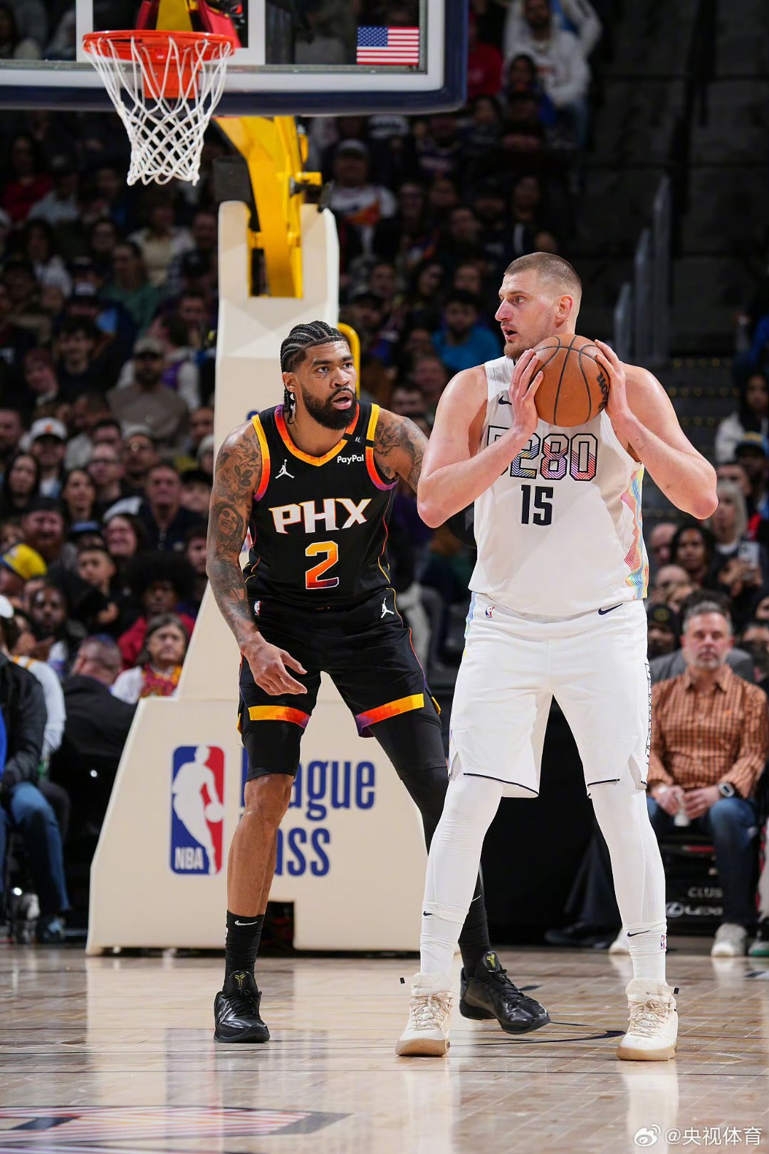 掘金鏖战爵士,布克状态火热 掘金鏖战爵士,布克状态火热