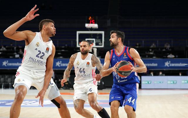 土耳其国家队在场上表现抢眼,赢得关键胜利 土耳其国家队在场上表现抢眼,赢得关键胜利