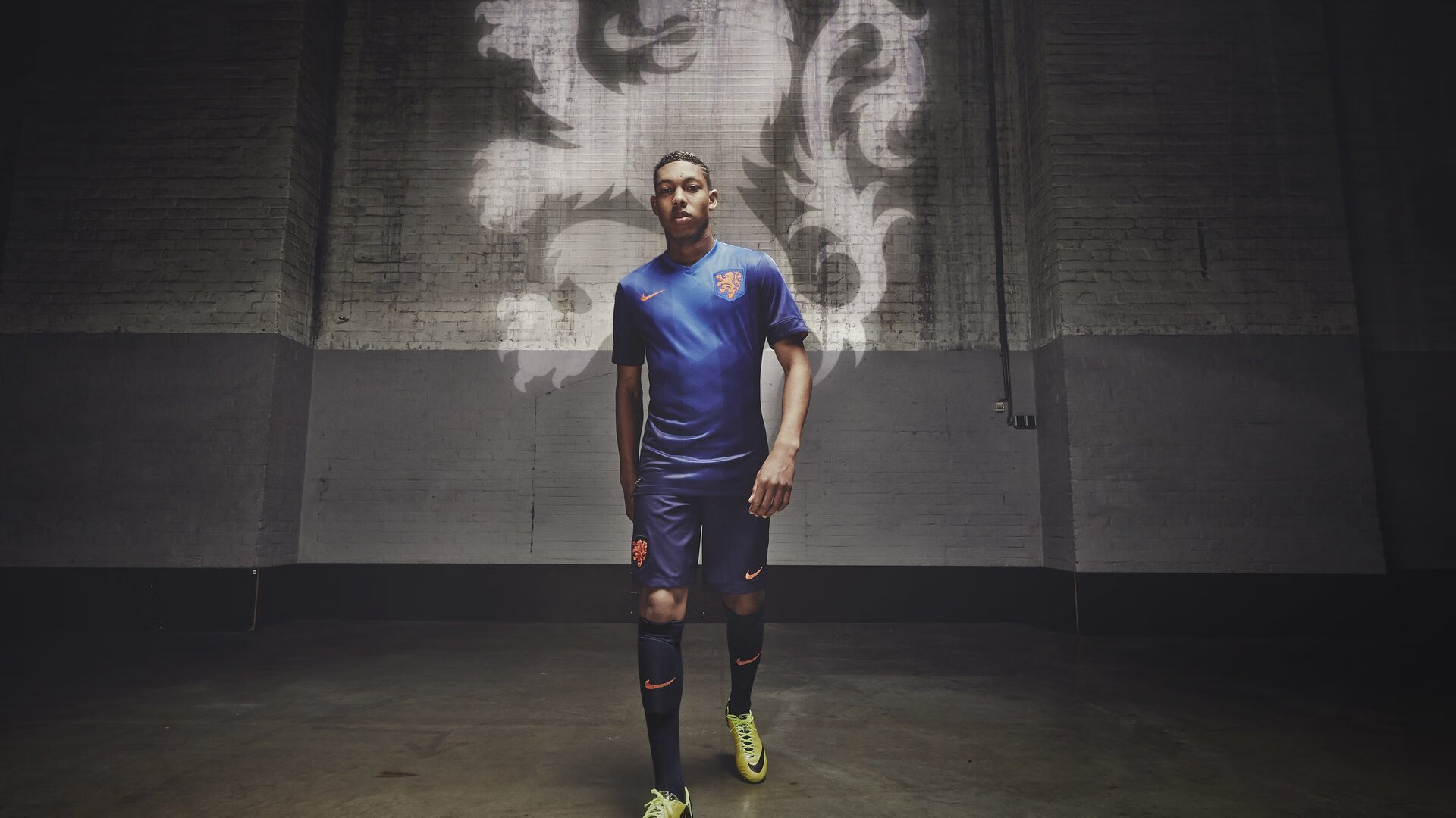 马丁内利终场绝杀改写历史，瑞士奇迹夜，AC米兰神话终结